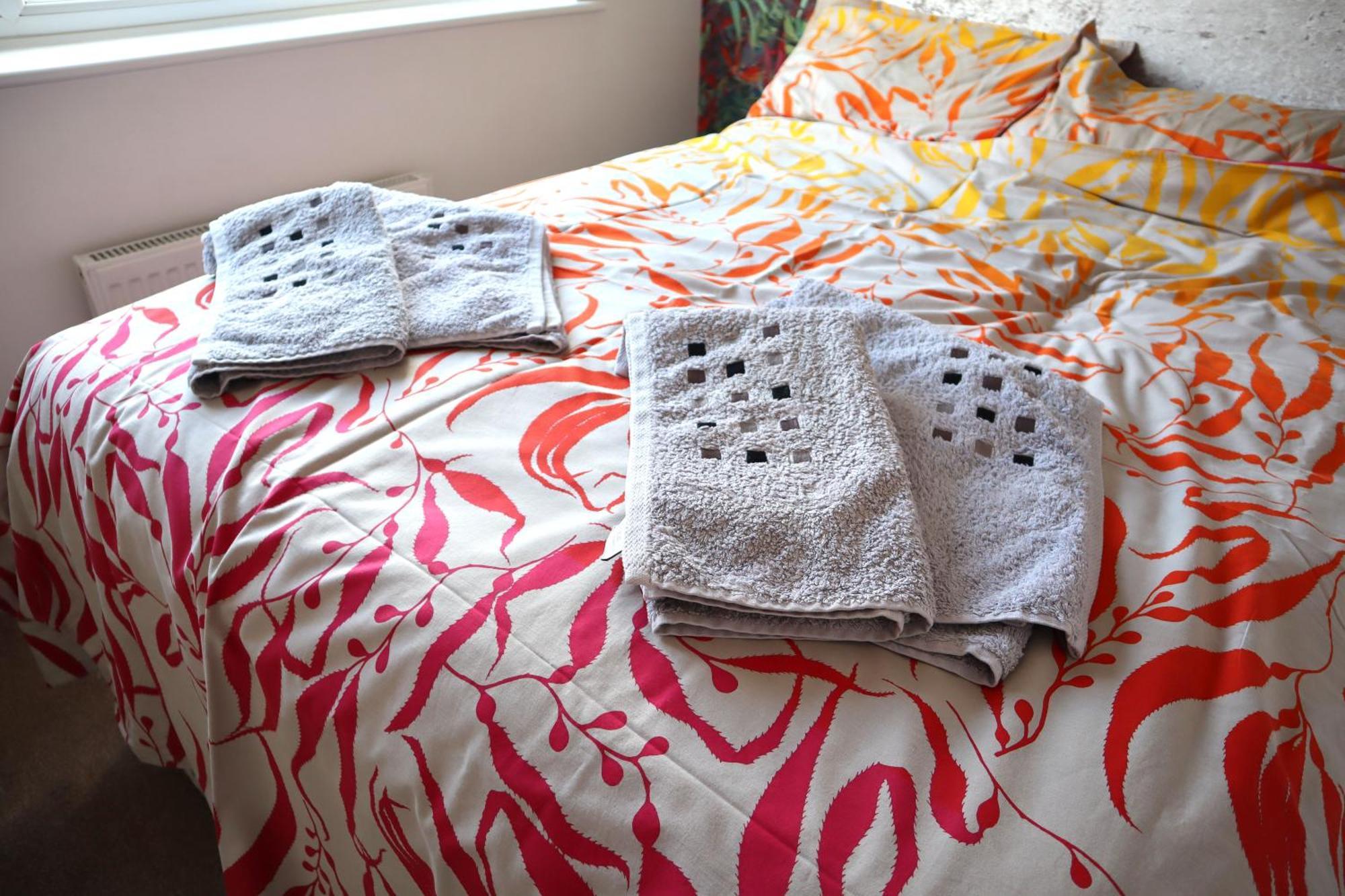 In Our Liverpool Home Sleeps 5 In 2 Double & 1 Single Bedrooms エクステリア 写真