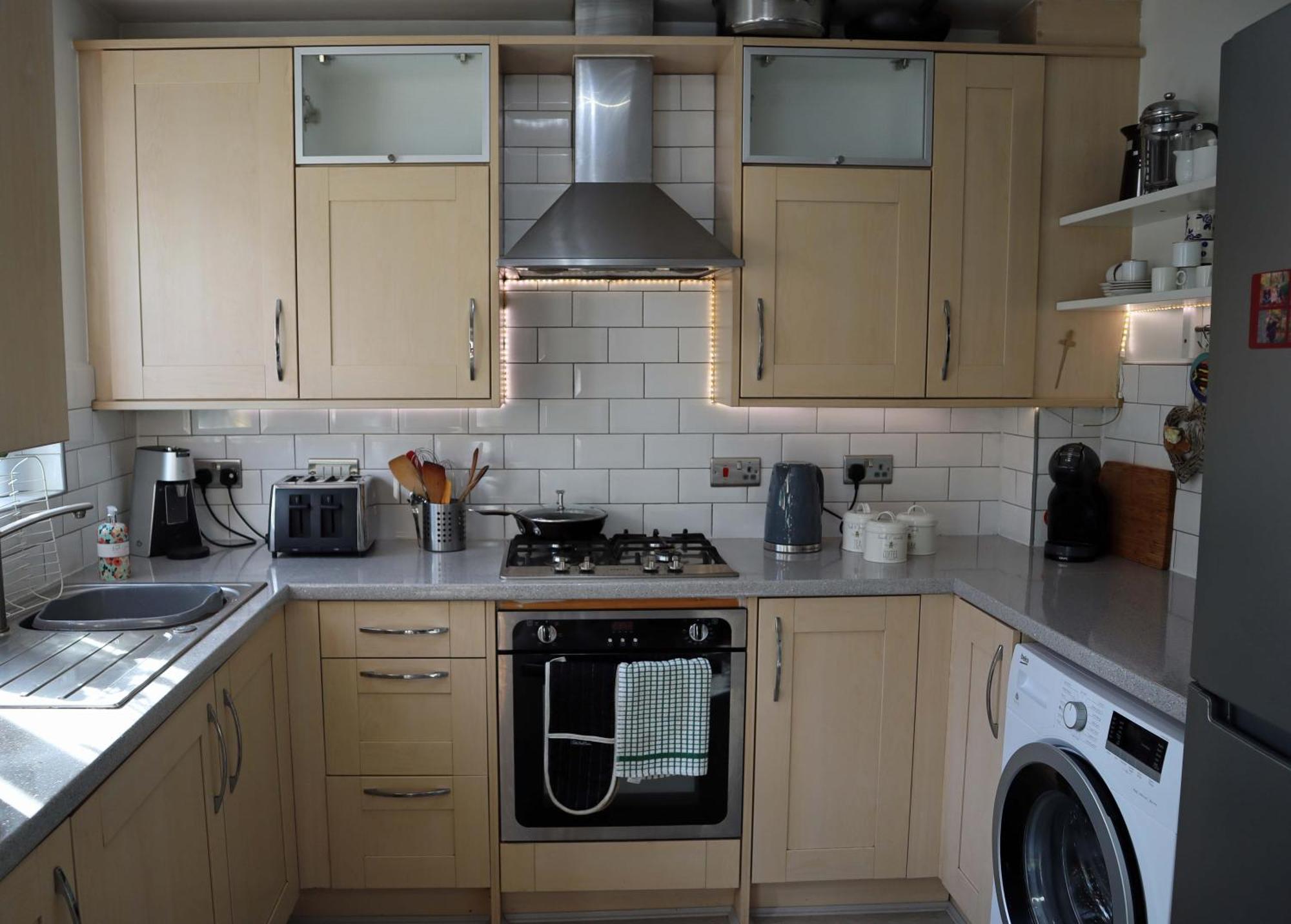 In Our Liverpool Home Sleeps 5 In 2 Double & 1 Single Bedrooms エクステリア 写真