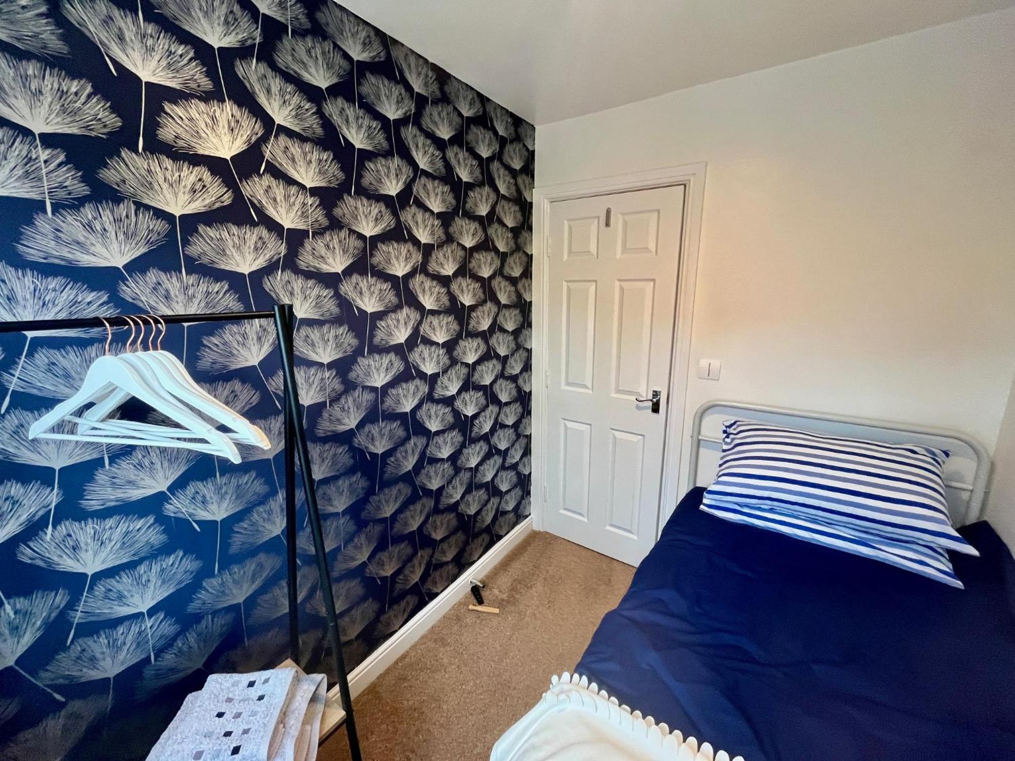 In Our Liverpool Home Sleeps 5 In 2 Double & 1 Single Bedrooms エクステリア 写真