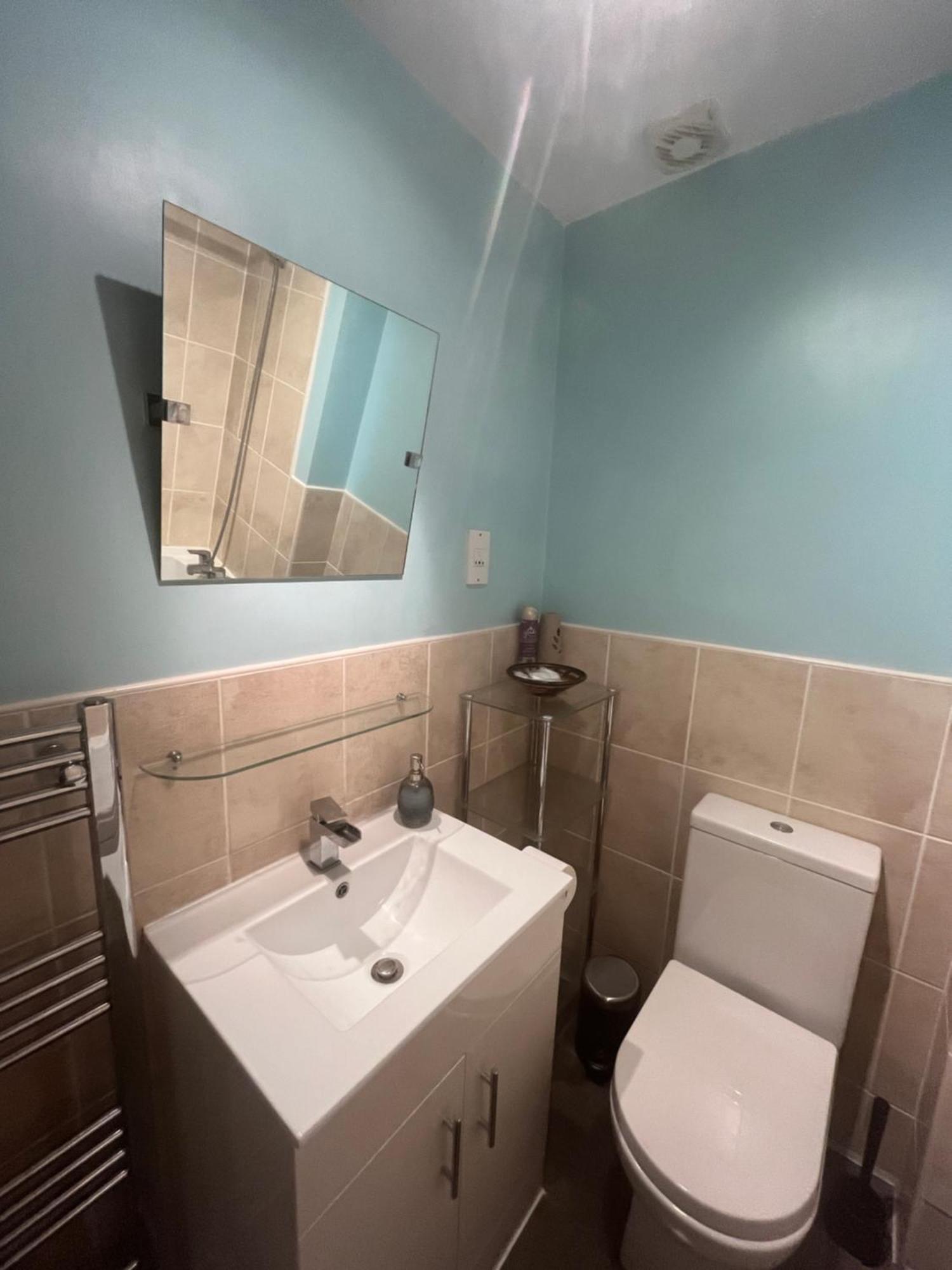 In Our Liverpool Home Sleeps 5 In 2 Double & 1 Single Bedrooms エクステリア 写真